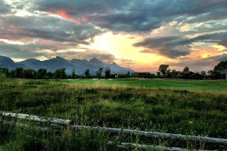 jhg&t-club-dealsjh-16-fence-line-grand-teton-sunset